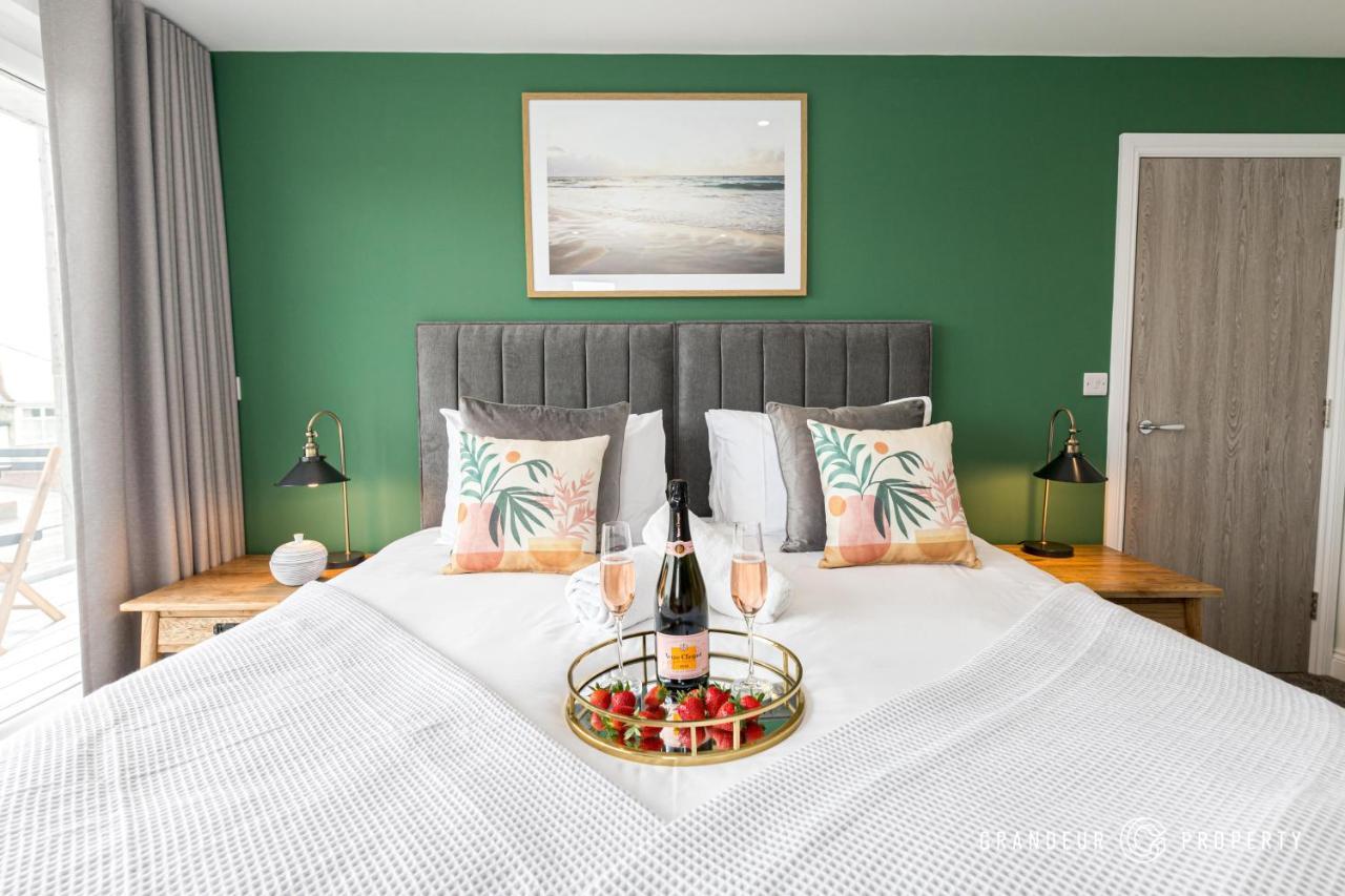 Bournecoast - Stylish Flat With Balcony - Sea Glimpses - 10 Min Walk To Beach - Parking - Wifi - Fm8406 ボーンマス エクステリア 写真